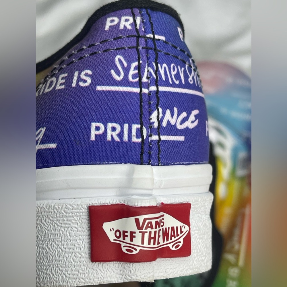 NWT Vans unisex Pride Authentic tie dye sneakers. Size 5.5 - Picture 10 of 10